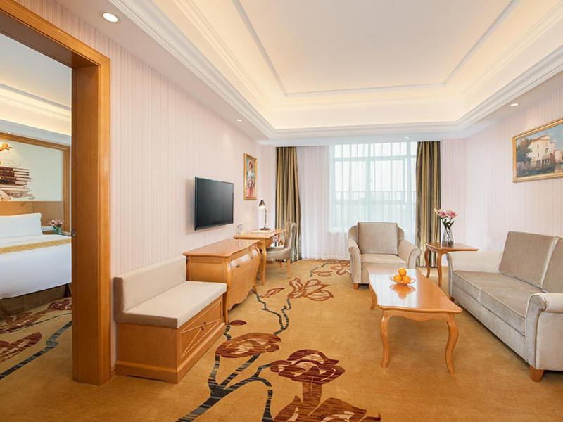 Nanxiong Vienna Hotel מראה חיצוני תמונה